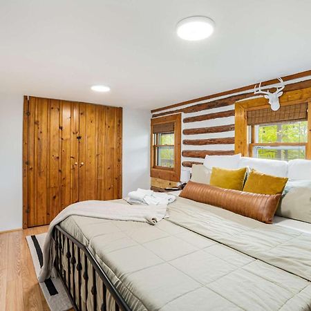 Modernized Log Cabin W Hot Tub Fire Pit & Views Berkeley Springs Dış mekan fotoğraf