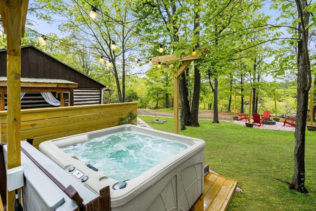 Modernized Log Cabin W Hot Tub Fire Pit & Views Berkeley Springs Dış mekan fotoğraf