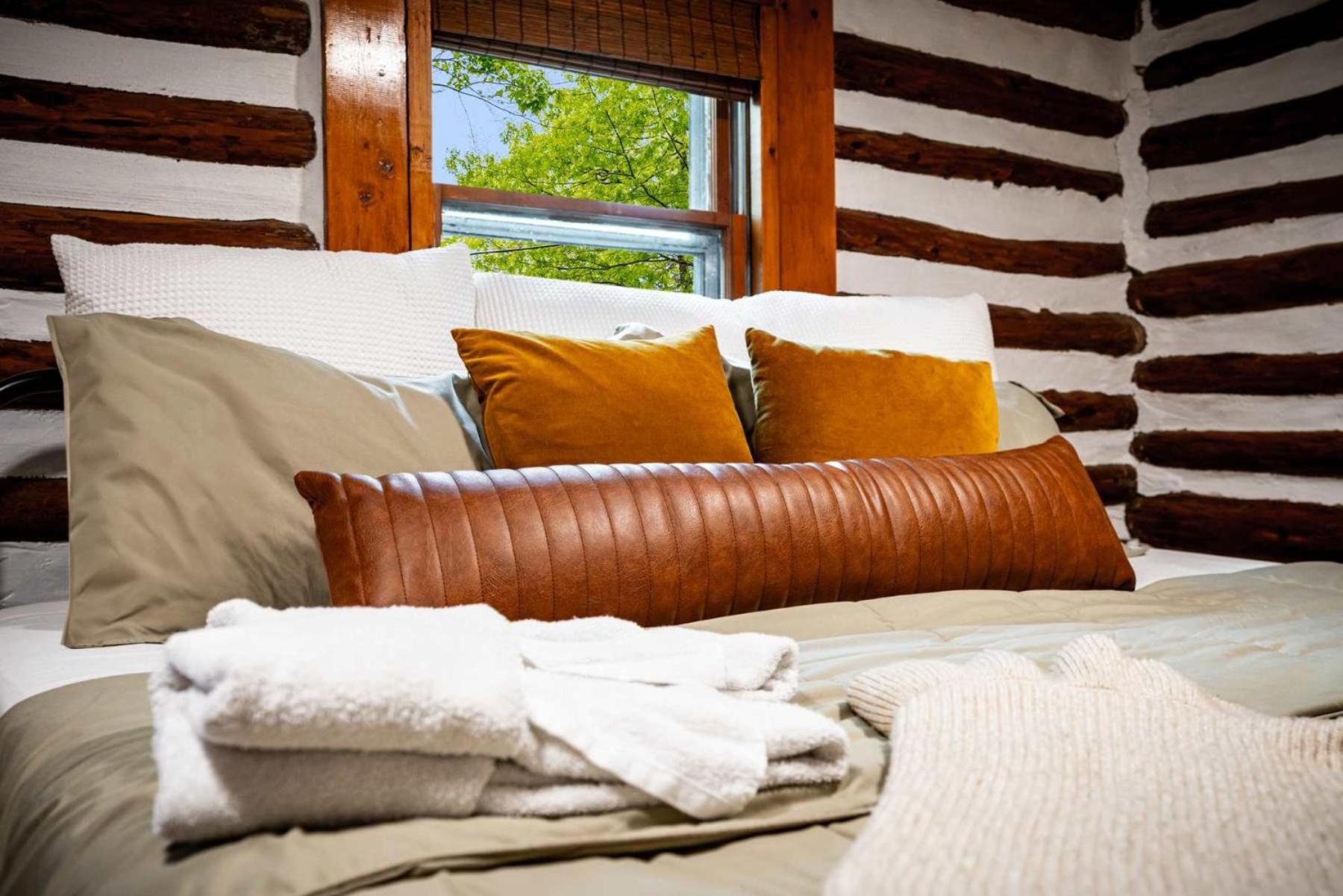 Modernized Log Cabin W Hot Tub Fire Pit & Views Berkeley Springs Dış mekan fotoğraf