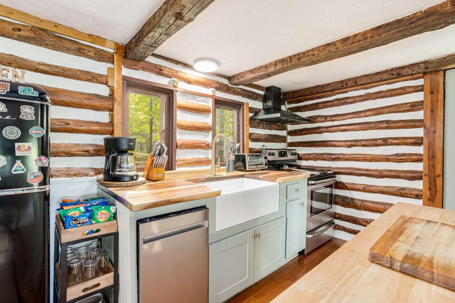 Modernized Log Cabin W Hot Tub Fire Pit & Views Berkeley Springs Dış mekan fotoğraf